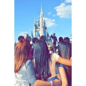 Meet your Posher, Manuela